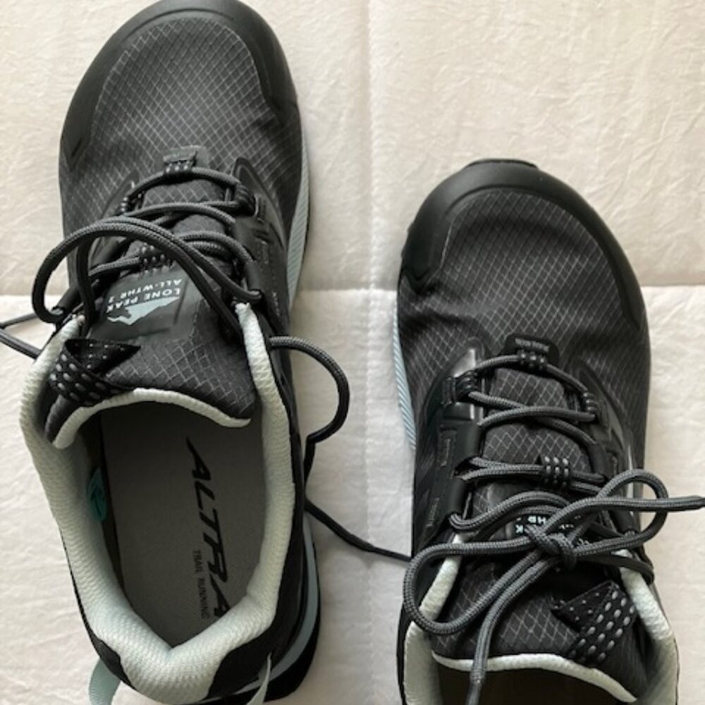 Like-New Women's Altra All Weather Running Sneaker (Size 9.5)